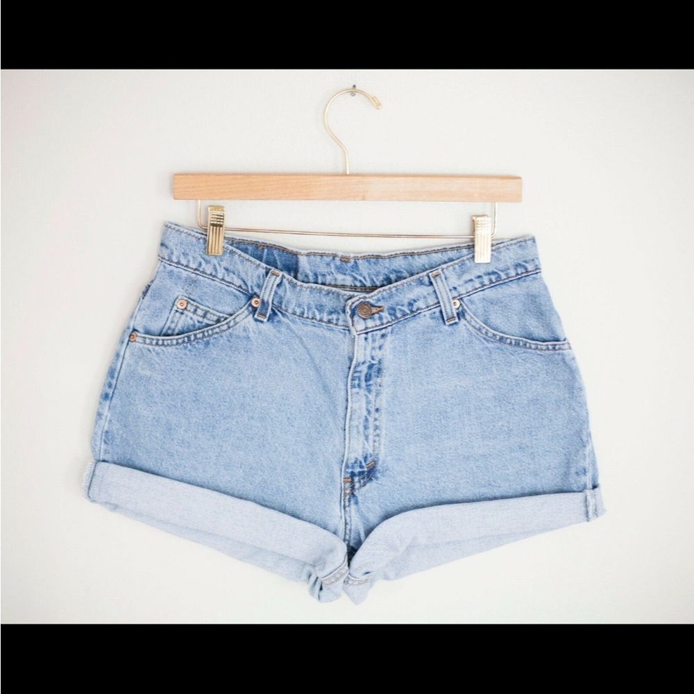 VINTAGE LEVIS SHORTS